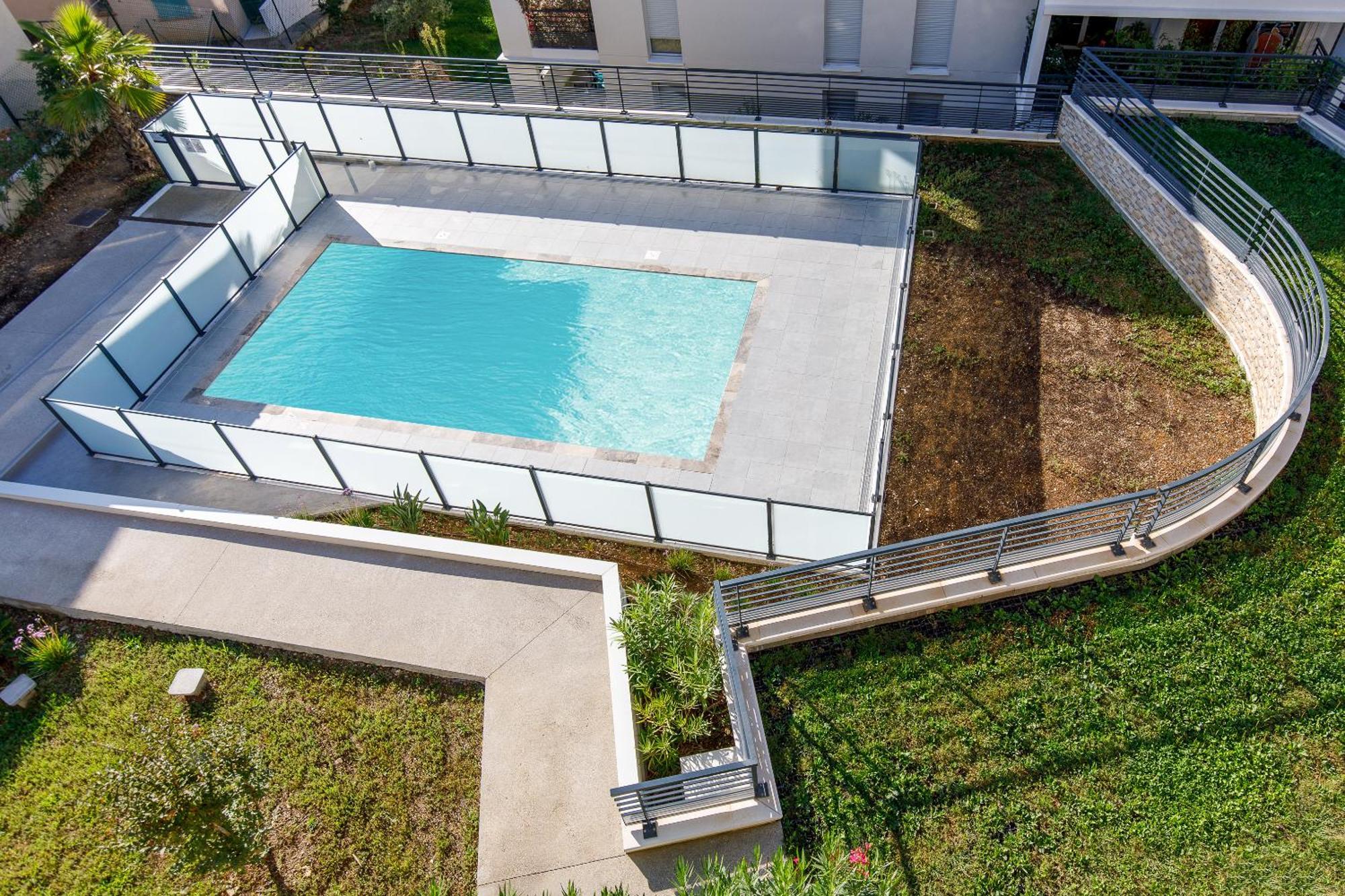 Lovely 2 Bedroom Condo With Pool Валлоріс Екстер'єр фото